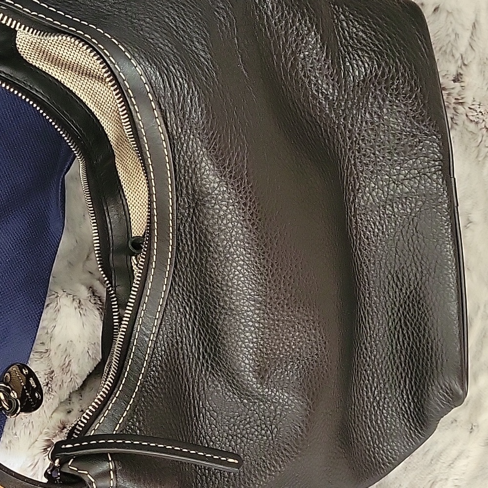 Dooney and Bourke ladies black  shoulder bag - Picture 5 of 8